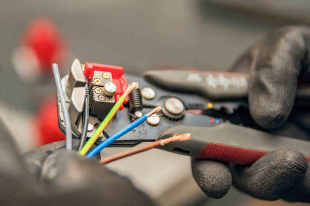 Best Commercial Electrician Services  in Kirkland, WA